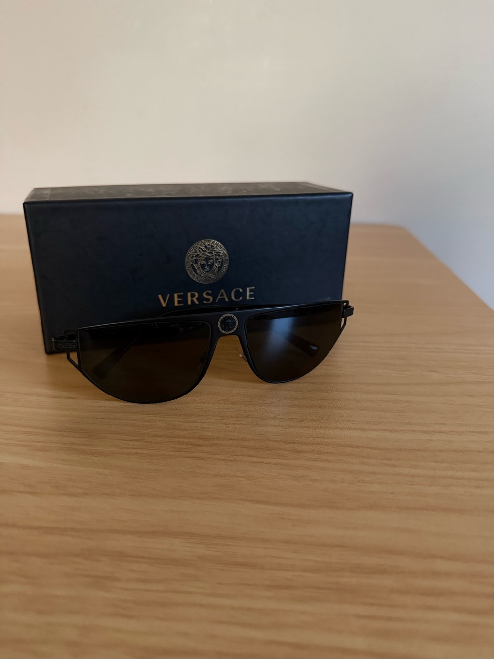 Versace VE2213 Black Medusa Flat Top Aviator Sunglasses With Box